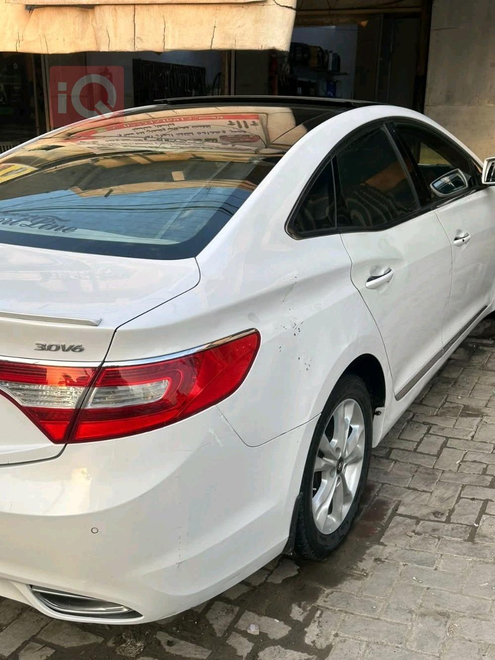 هيونداي أزيرا